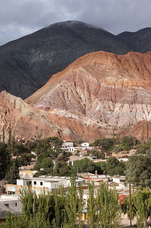 阿根廷村Purmamarca在Quebrada de Humahuaca